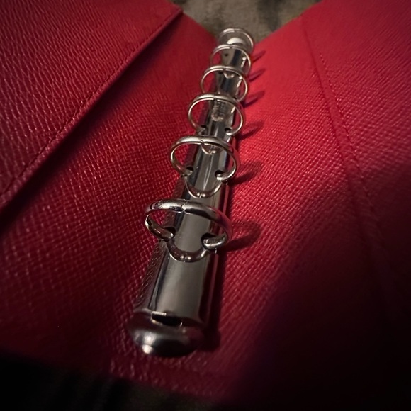 Authentic Louis Vuitton Small Ring Agenda in Epi Leather - Picture 10 of 12